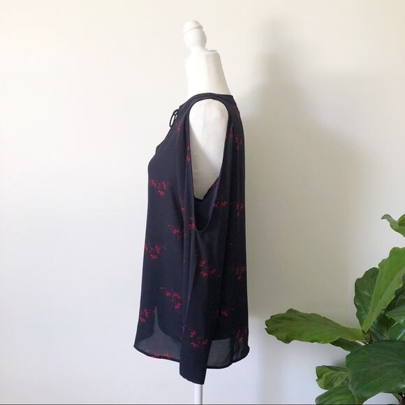 Loft Tie Neck Cold Shoulder Floral Top Size Medium - Picture 5 of 8